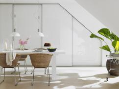 Geschirrschrank in weiß mit Gleittüren