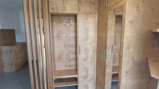 Garderobe Asteiche furniert matt lackiert 