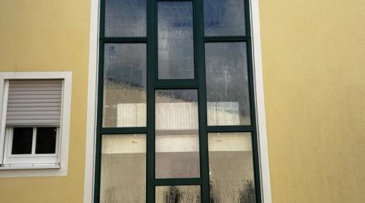 Holzfenster-Renovierung Festverglasung in RAL 6005 - moosgrün