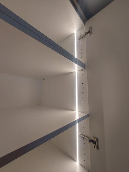 Kleiderschrank 6 trg. in Top Weiß - Stollen in Beton Perlgrau 2