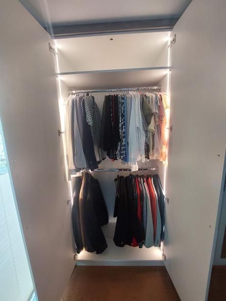 Kleiderschrank 6 trg. in Top Weiß - Stollen in Beton Perlgrau 3