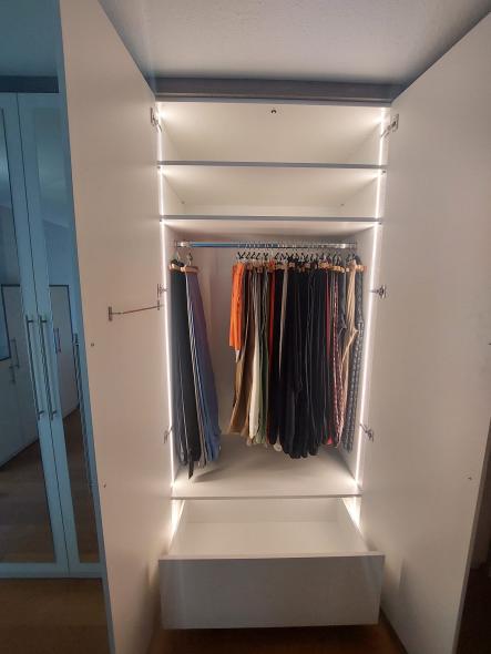 Kleiderschrank 6 trg. in Top Weiß - Stollen in Beton Perlgrau 5