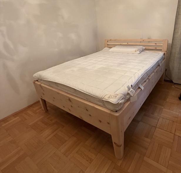Zirbenbett mit Relax
