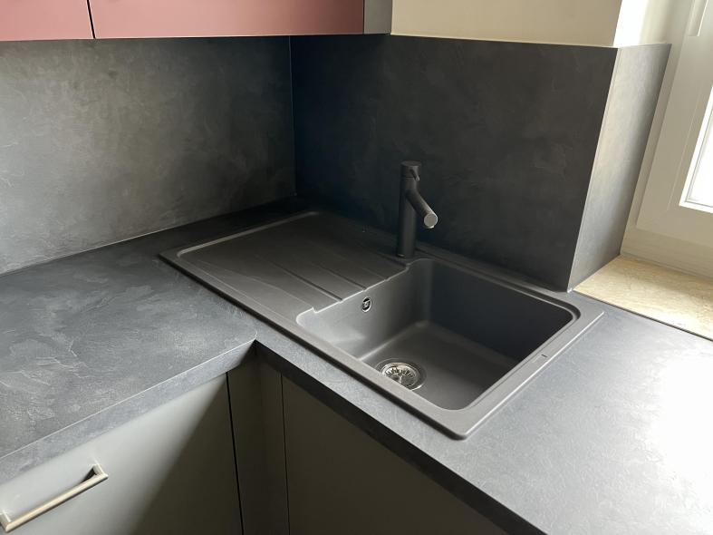 Einbau Küche grau mit weinrot 11